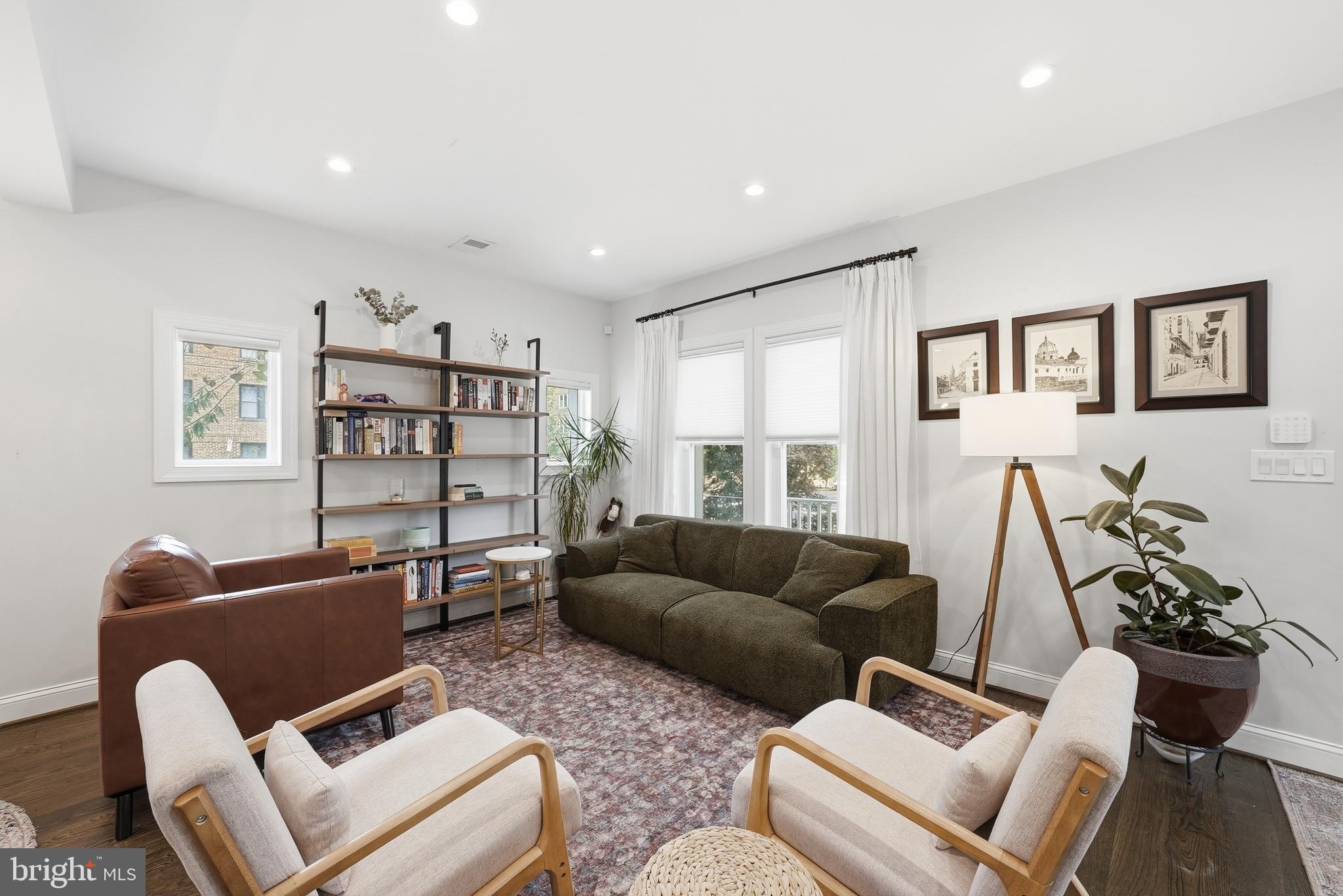2700 4TH STREET NE