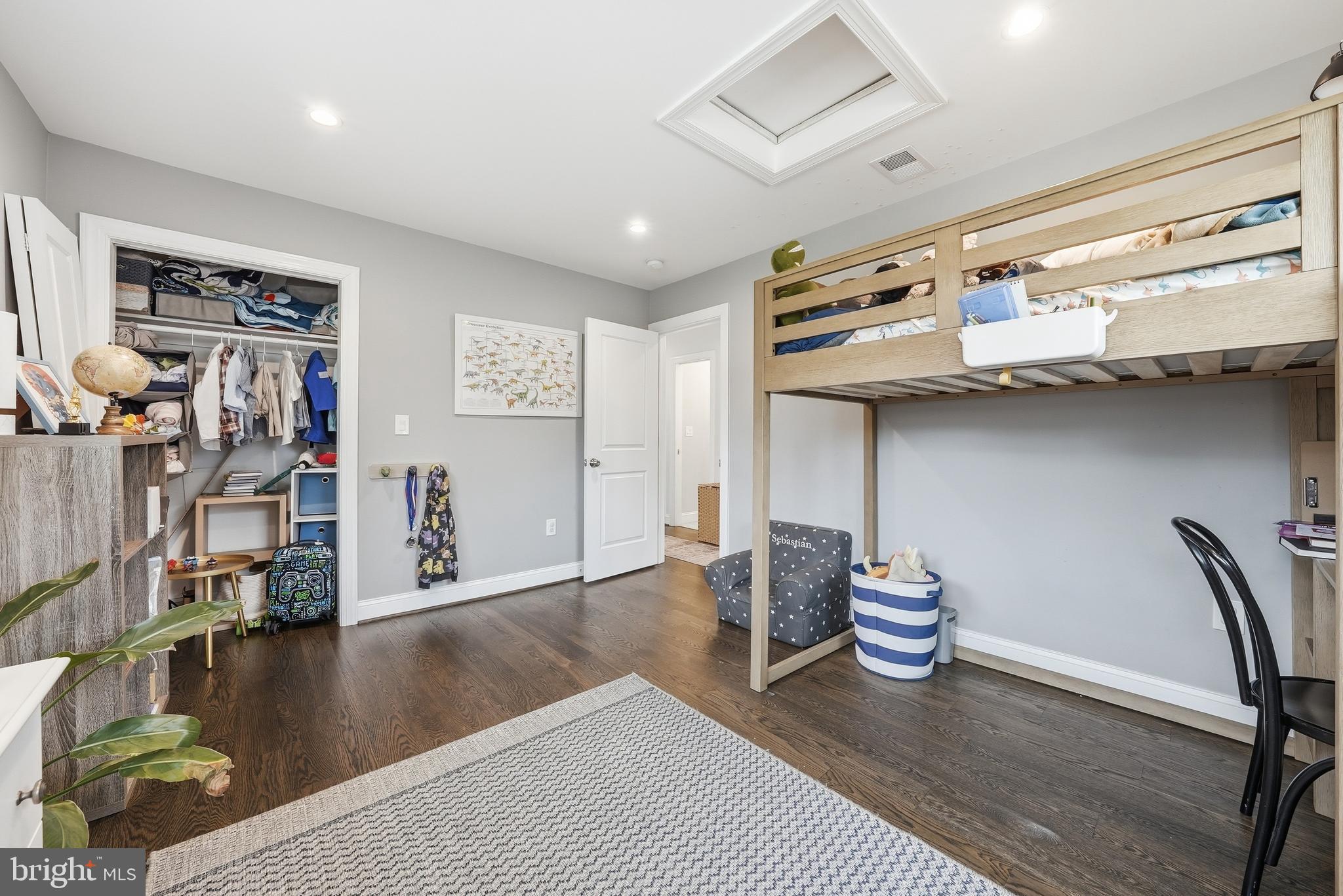 2700 4TH STREET NE