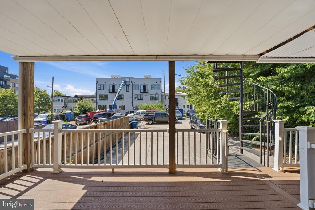 709 JACKSON STREET NE Unit: 1