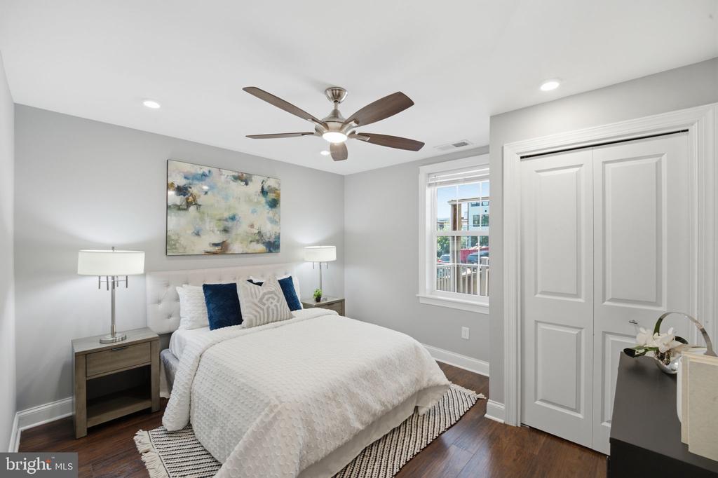 709 JACKSON STREET NE Unit: 1