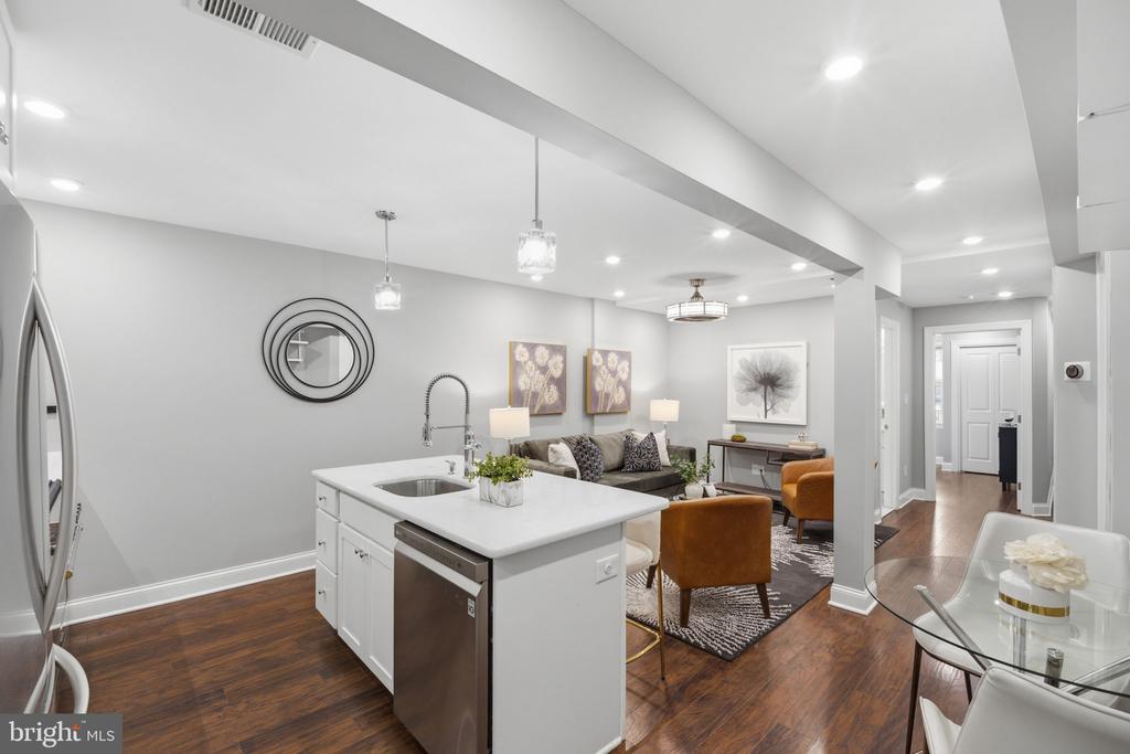 709 JACKSON STREET NE Unit: 1