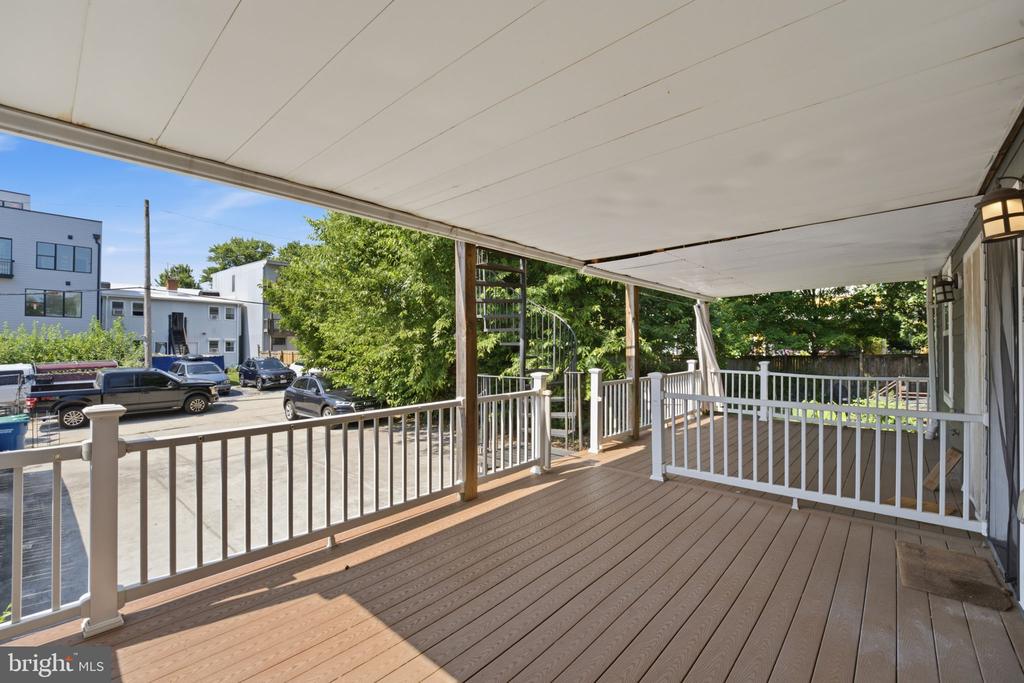 709 JACKSON STREET NE Unit: 1