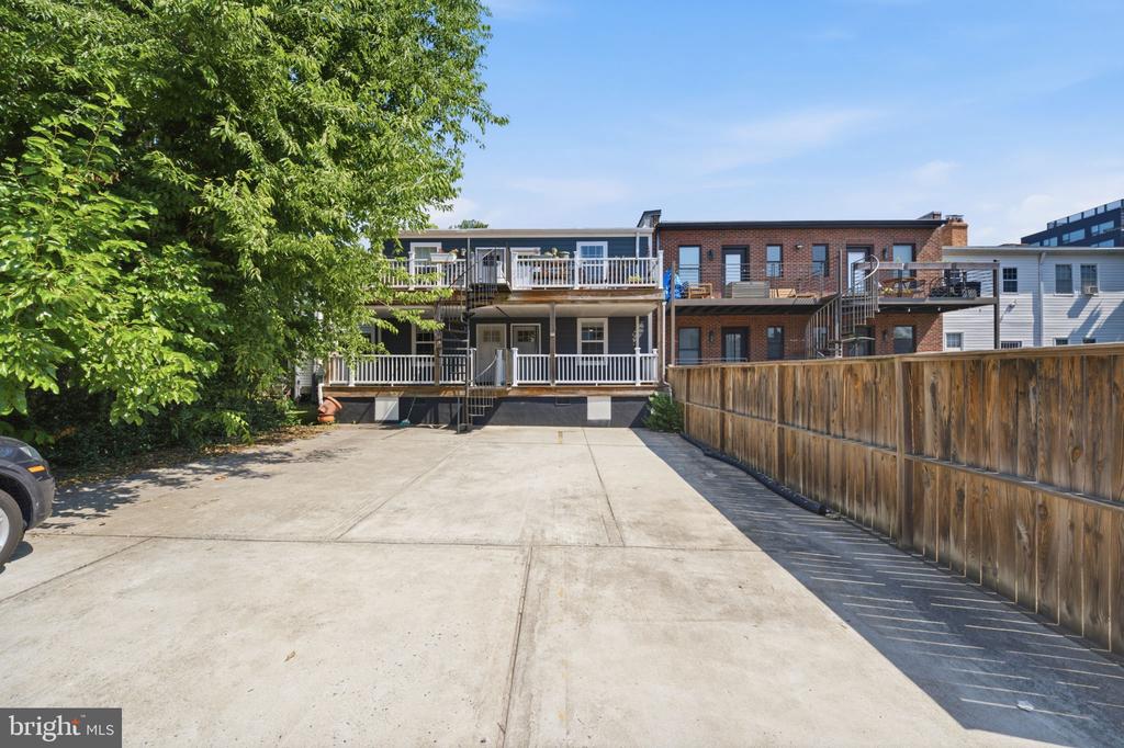 709 JACKSON STREET NE Unit: 1