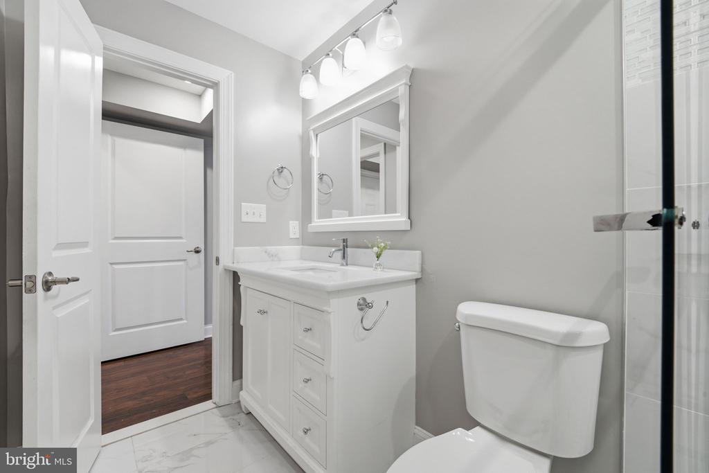 709 JACKSON STREET NE Unit: 1