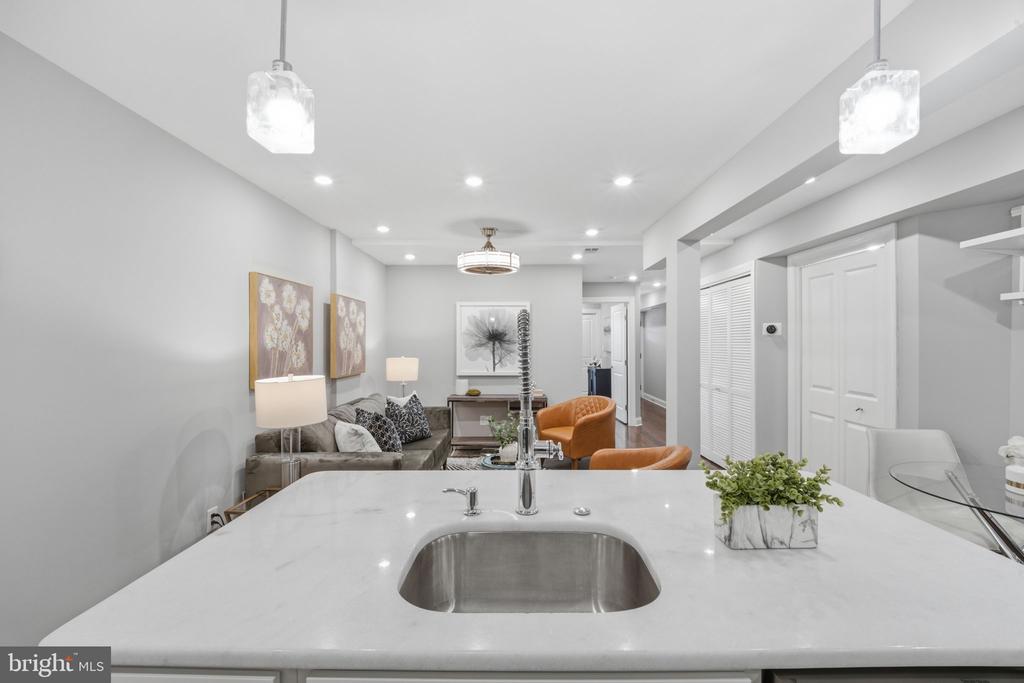 709 JACKSON STREET NE Unit: 1