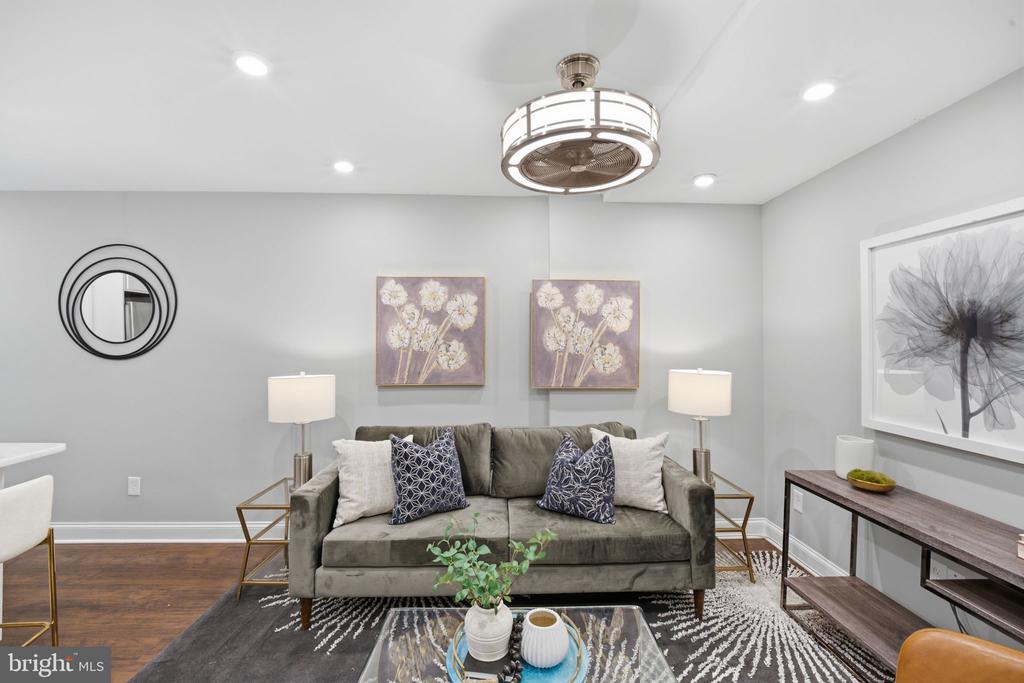 709 JACKSON STREET NE Unit: 1