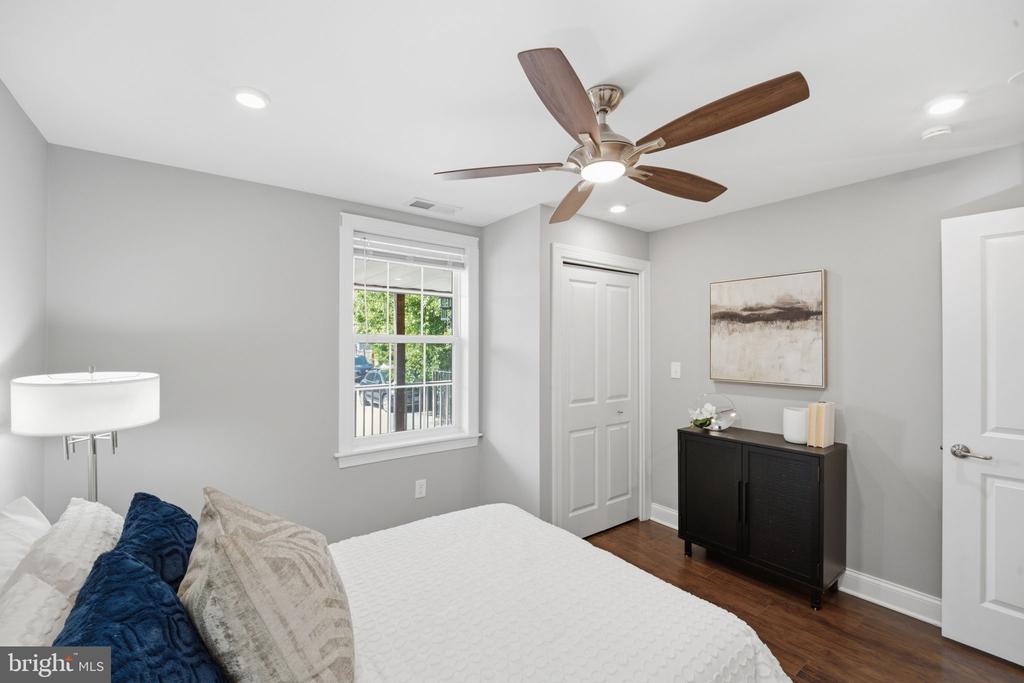 709 JACKSON STREET NE Unit: 1
