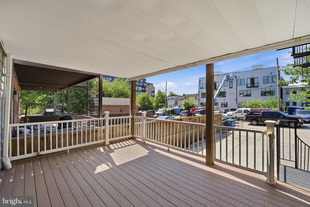 709 JACKSON STREET NE Unit: 1