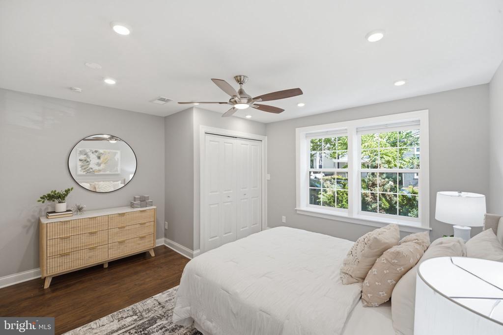 709 JACKSON STREET NE Unit: 1