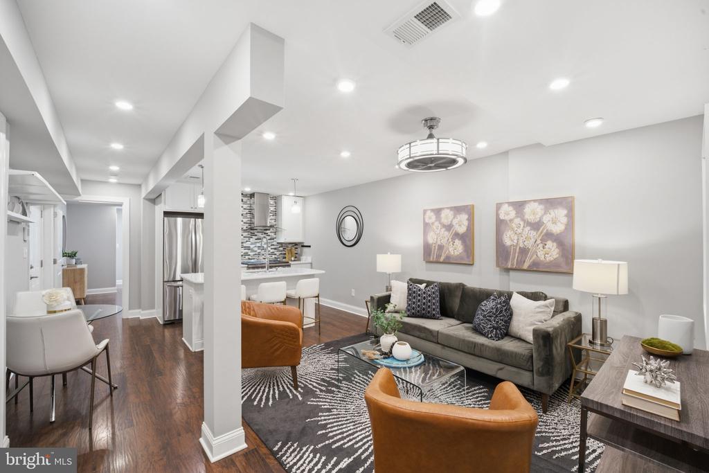 709 JACKSON STREET NE Unit: 1