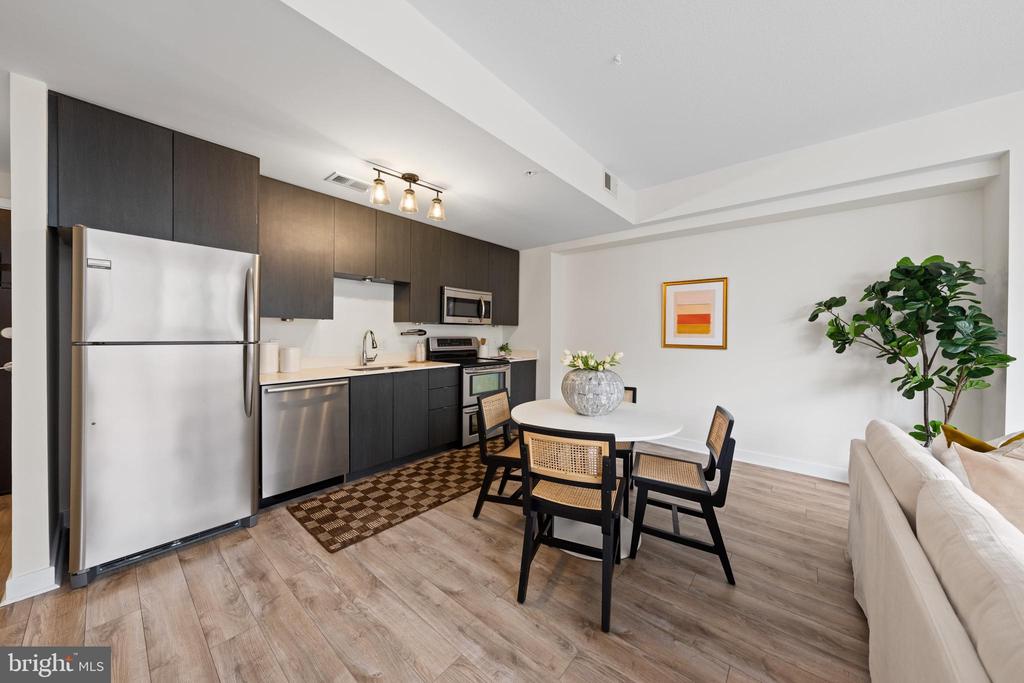 460 NEW YORK NW Unit: 802