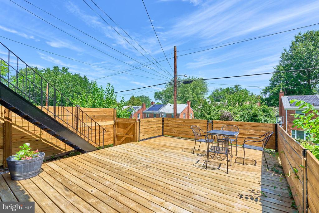 718 RIDGE ROAD SE