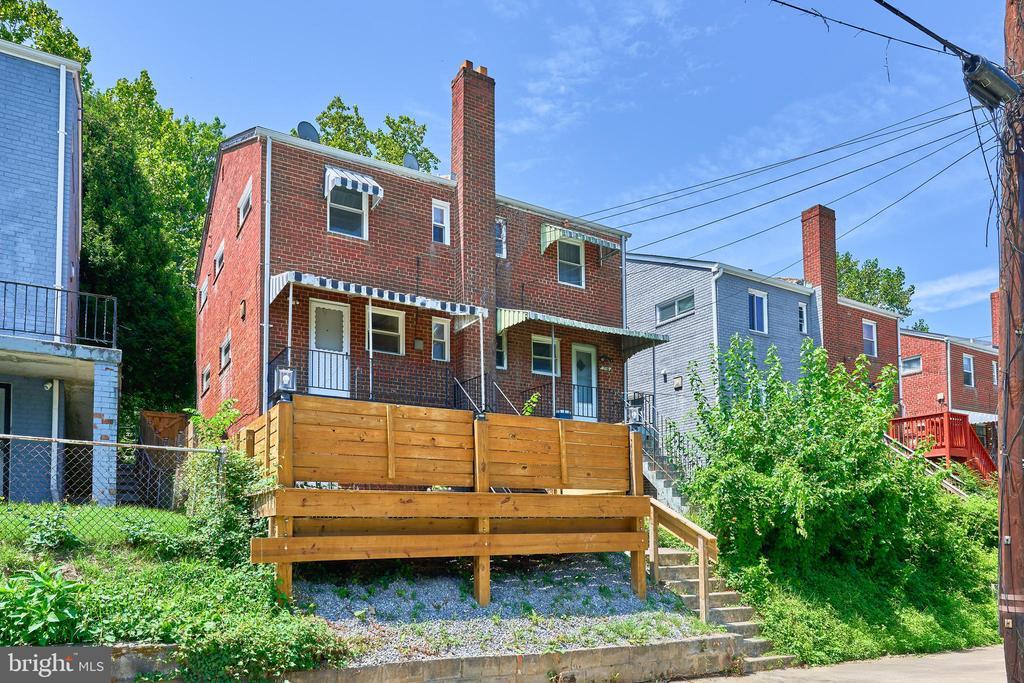 718 RIDGE ROAD SE