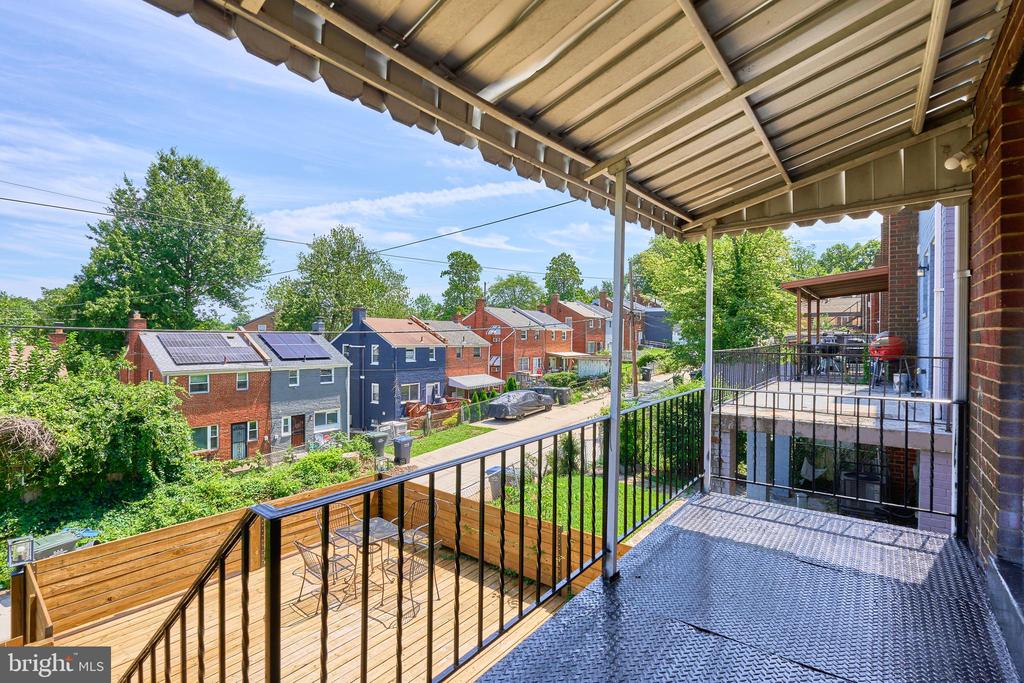 718 RIDGE ROAD SE