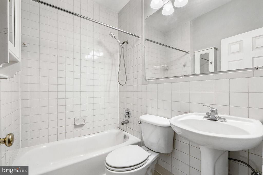 1417 CHAPIN STREET NW Unit: 203