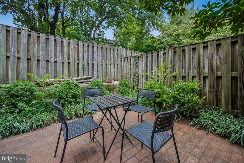 1528 34TH STREET NW
