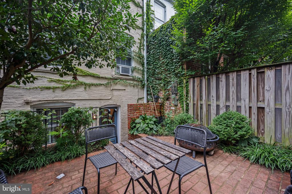 1528 34TH STREET NW