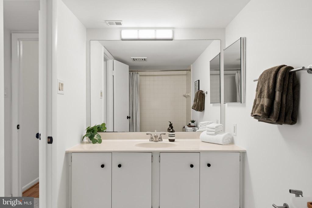 1140 23RD STREET NW Unit: 802