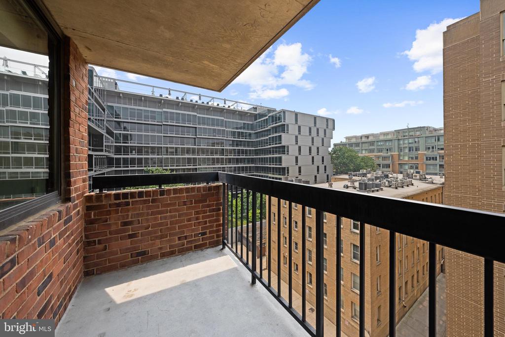 1140 23RD STREET NW Unit: 802