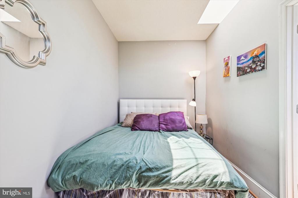 1125 MARYLAND AVENUE NE Unit: 16