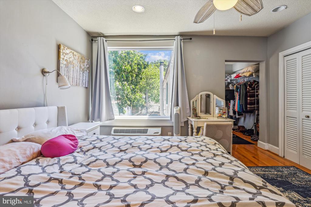 1125 MARYLAND AVENUE NE Unit: 16