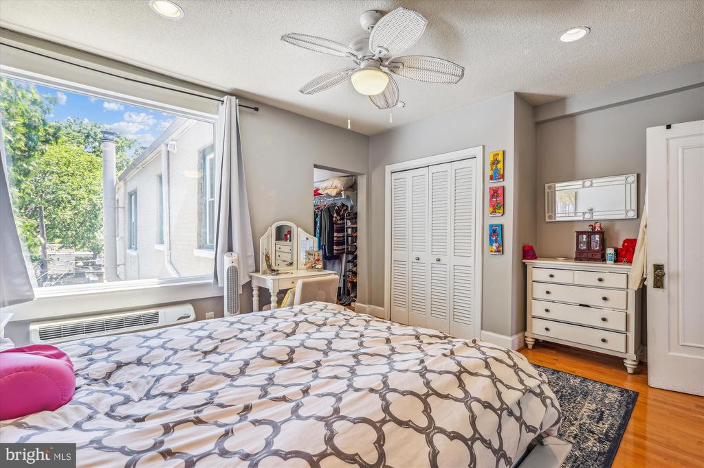 1125 MARYLAND AVENUE NE Unit: 16