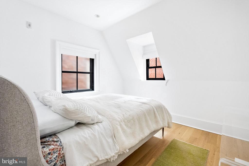 2007 WYOMING AVENUE NW Unit: 17