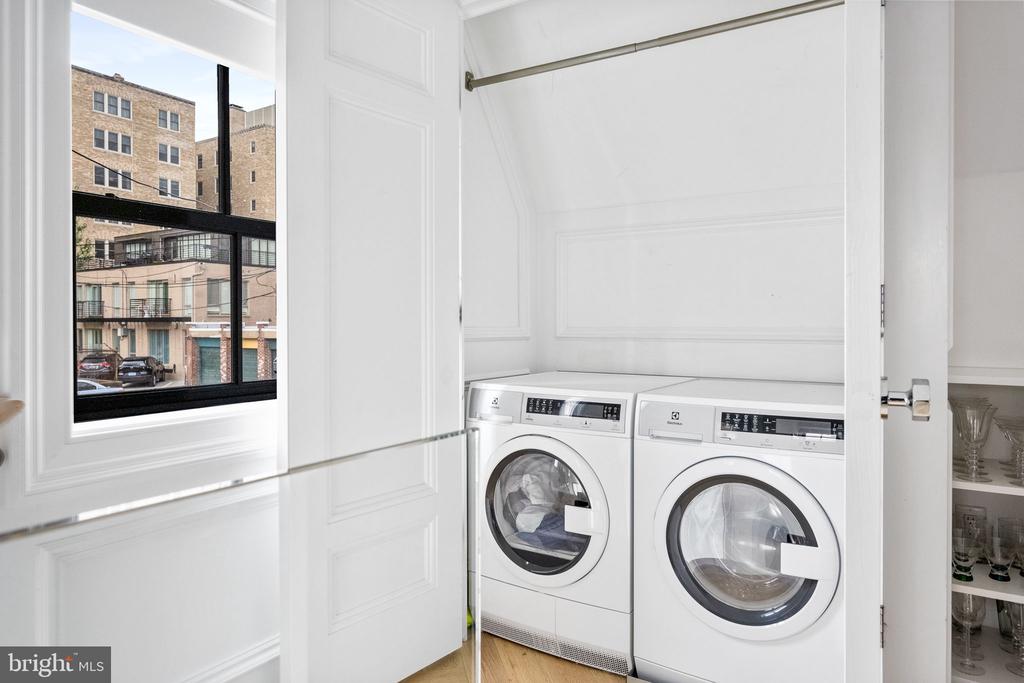 2007 WYOMING AVENUE NW Unit: 17