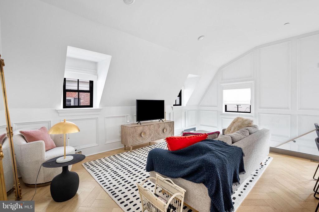 2007 WYOMING AVENUE NW Unit: 17