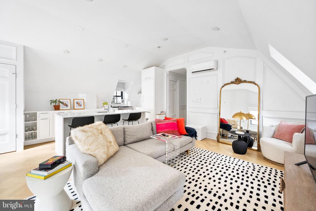 2007 WYOMING AVENUE NW Unit: 17