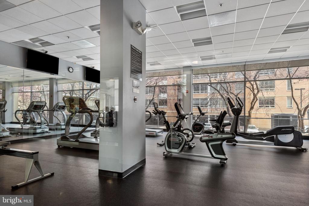 355 I STREET SW Unit: S-317