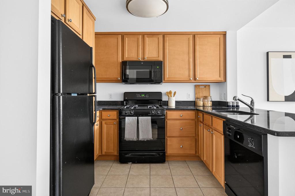 355 I STREET SW Unit: S-317