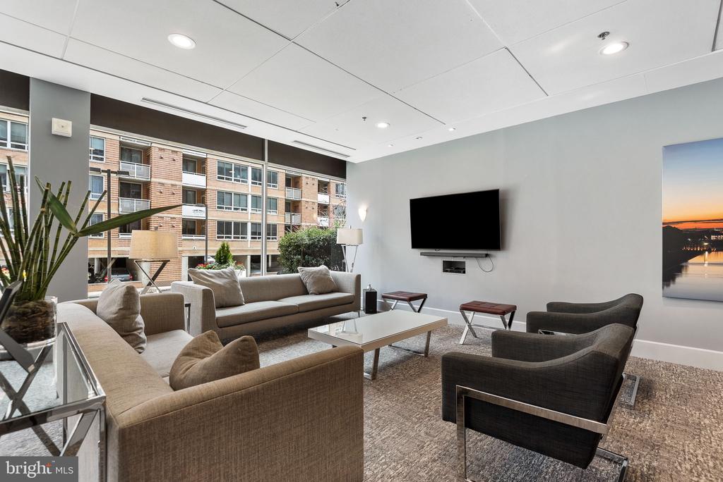 355 I STREET SW Unit: S-317