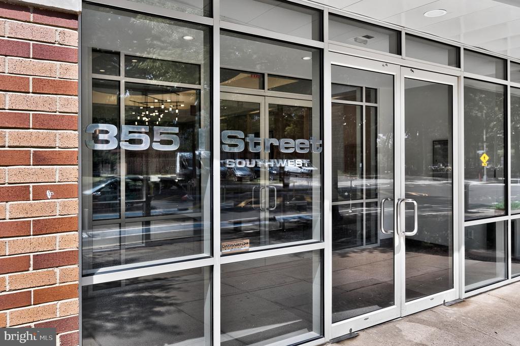 355 I STREET SW Unit: S-317