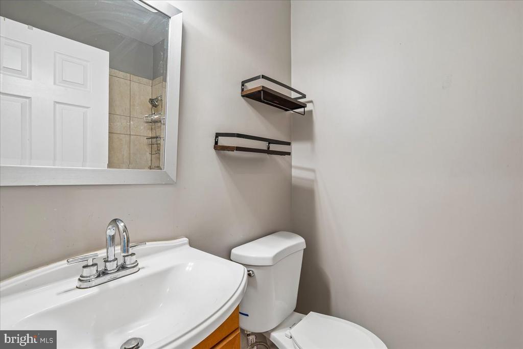 1601 ISHERWOOD STREET NE Unit: 1