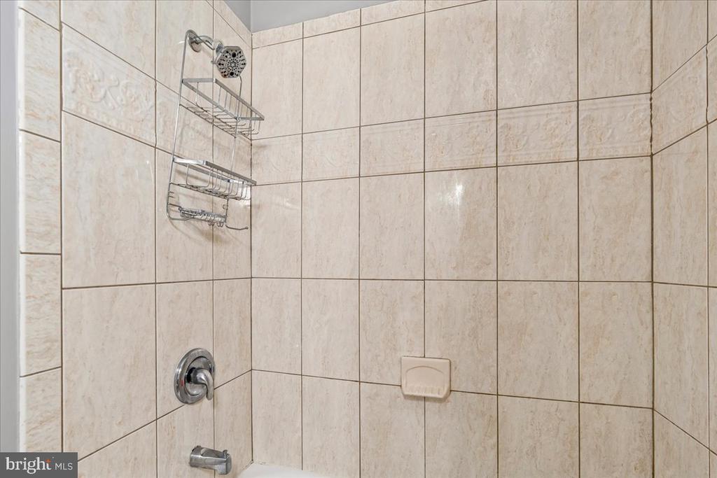 1601 ISHERWOOD STREET NE Unit: 1