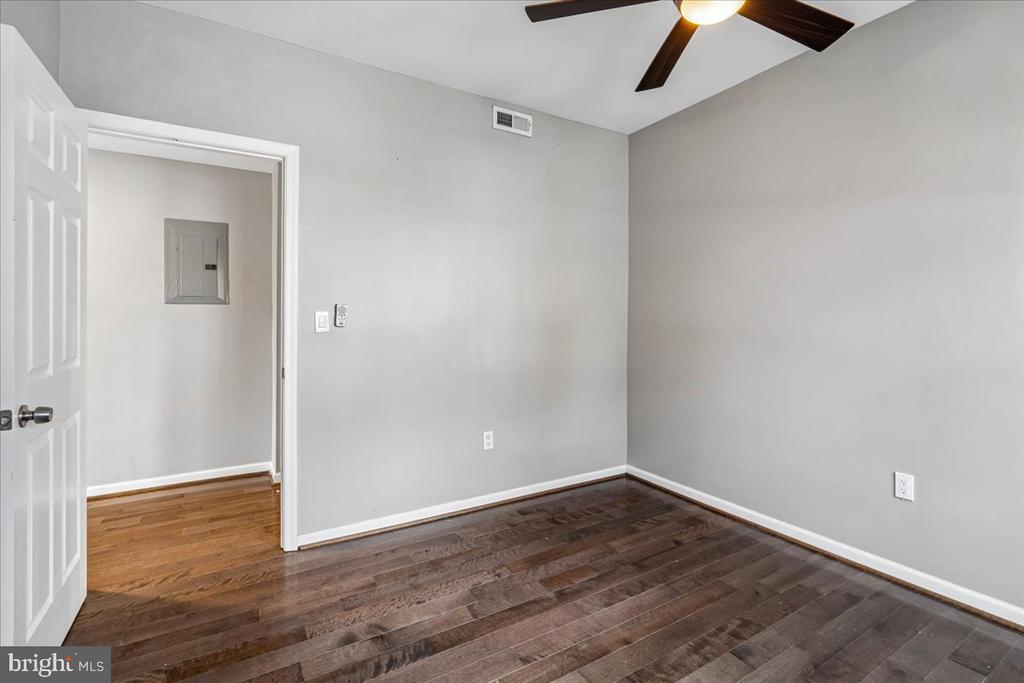 1601 ISHERWOOD STREET NE Unit: 1