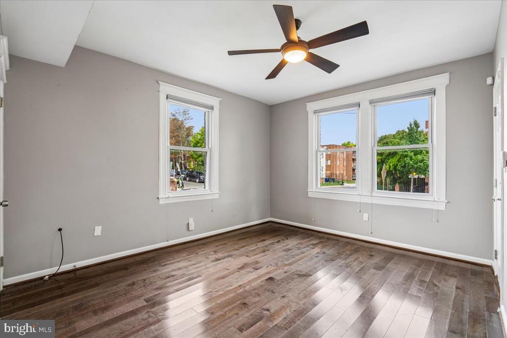 1601 ISHERWOOD STREET NE Unit: 1