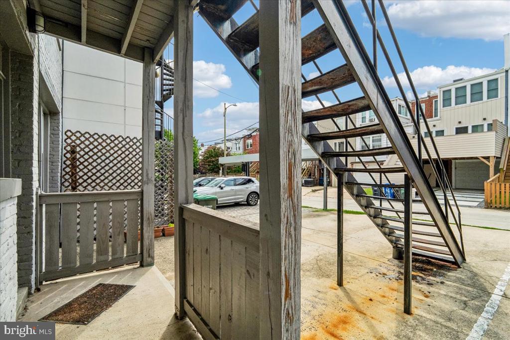 1601 ISHERWOOD STREET NE Unit: 1