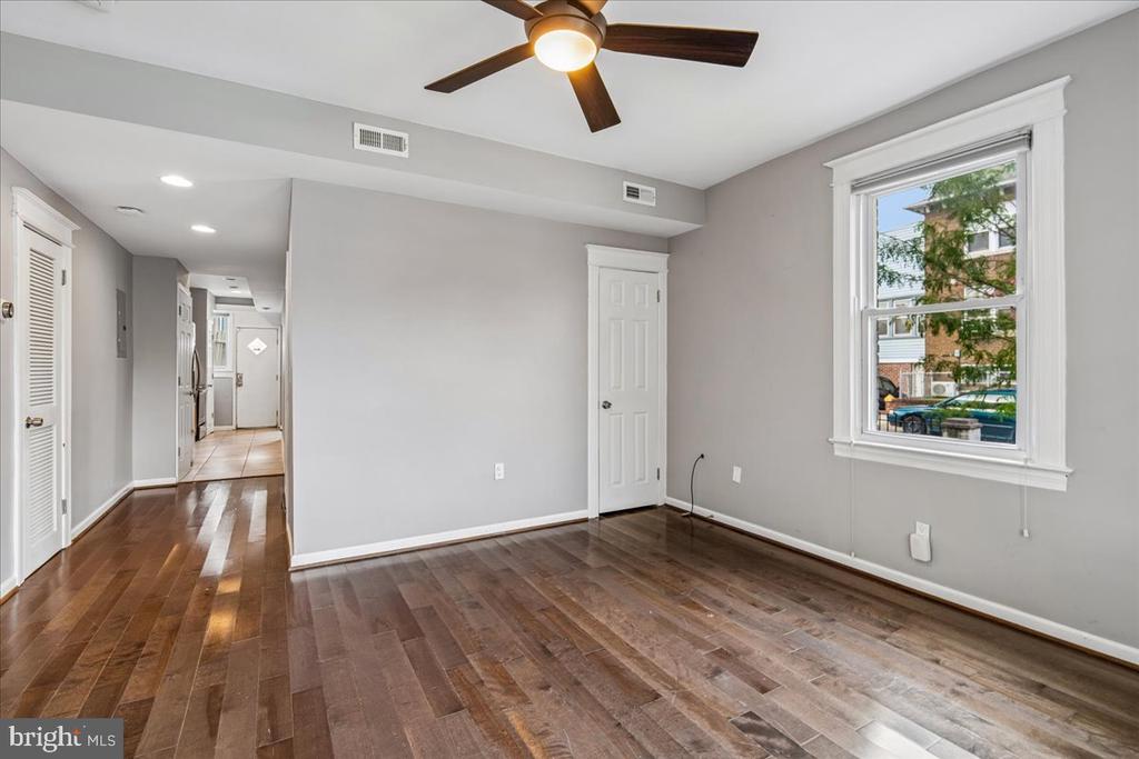 1601 ISHERWOOD STREET NE Unit: 1