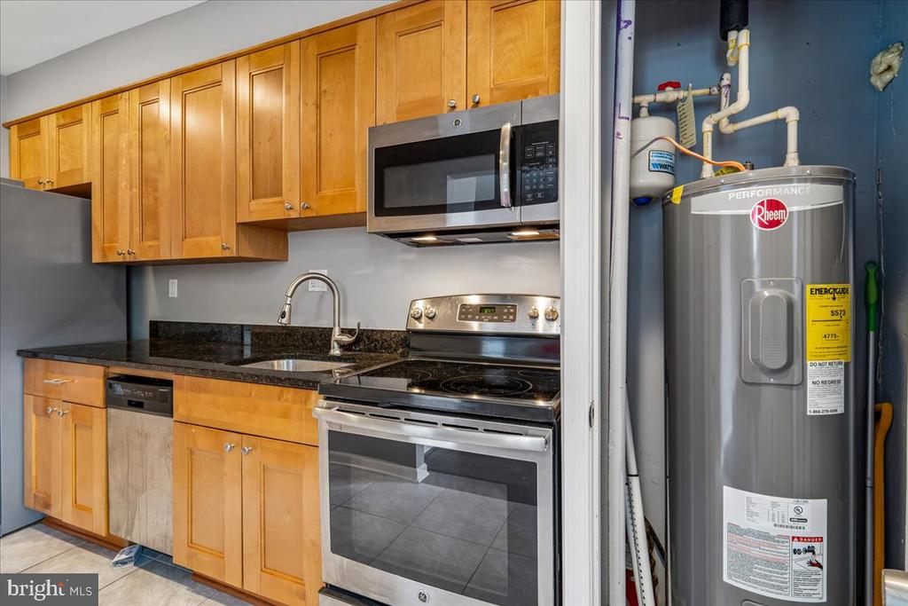 1601 ISHERWOOD STREET NE Unit: 1