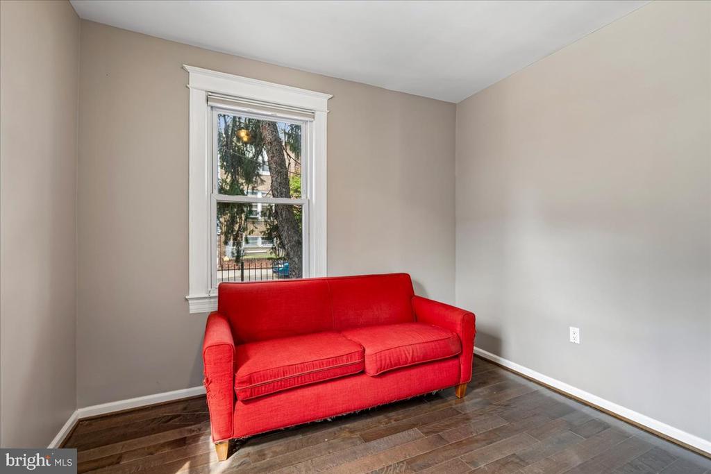 1601 ISHERWOOD STREET NE Unit: 1