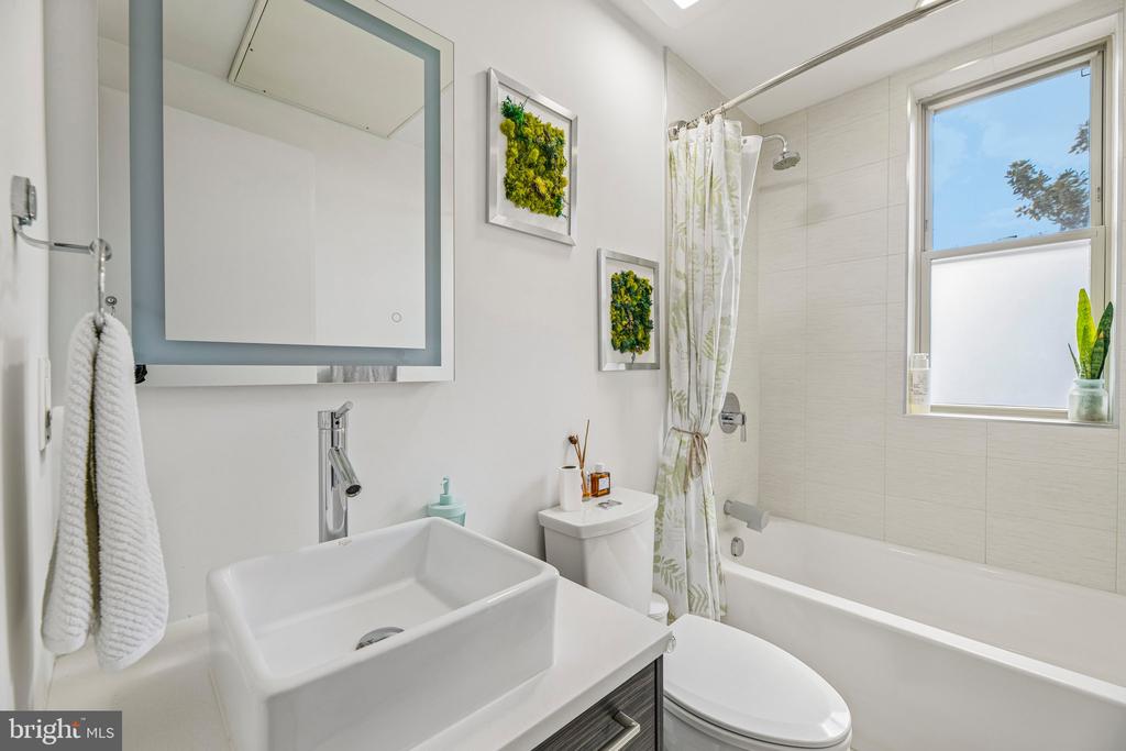 1020 MONROE STREET NW Unit: 409