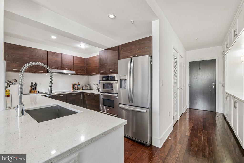 1020 MONROE STREET NW Unit: 409
