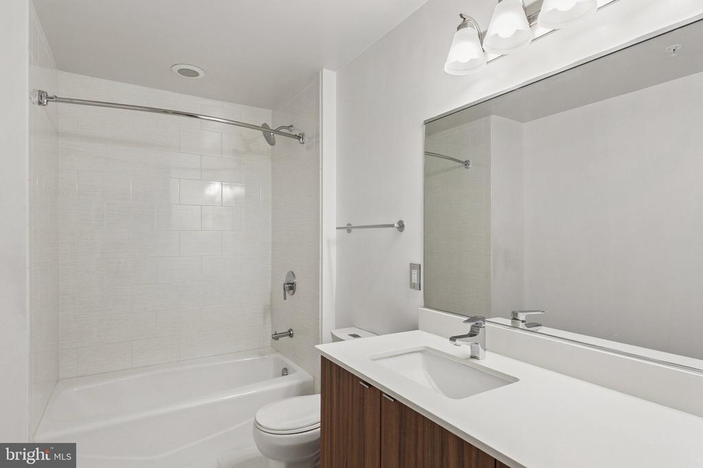 460 NEW YORK AVENUE NW Unit: 407