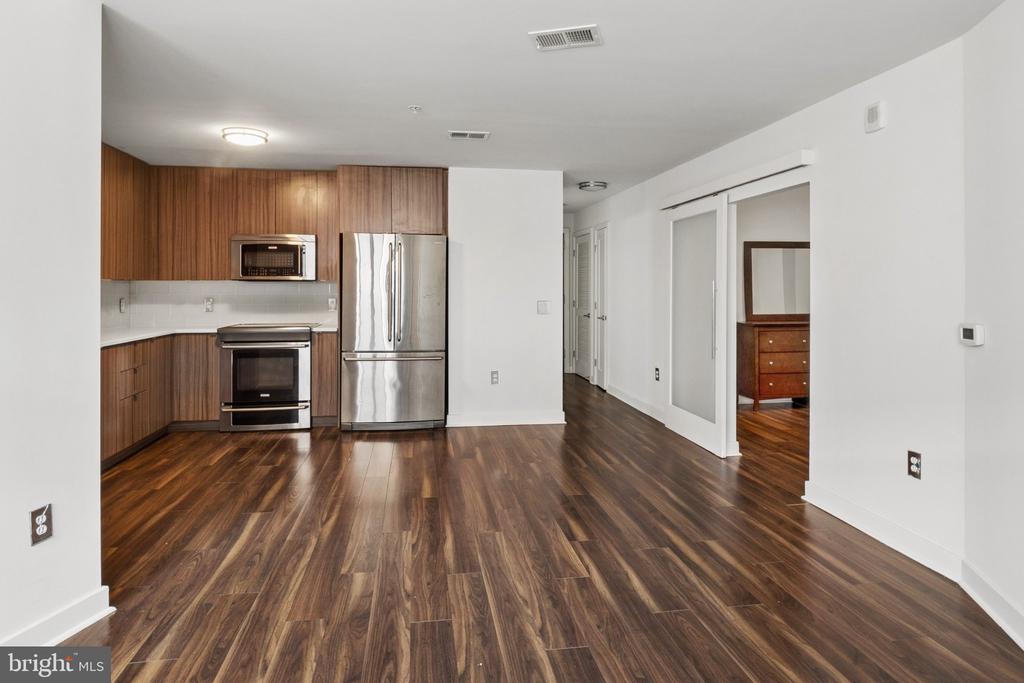 460 NEW YORK AVENUE NW Unit: 407
