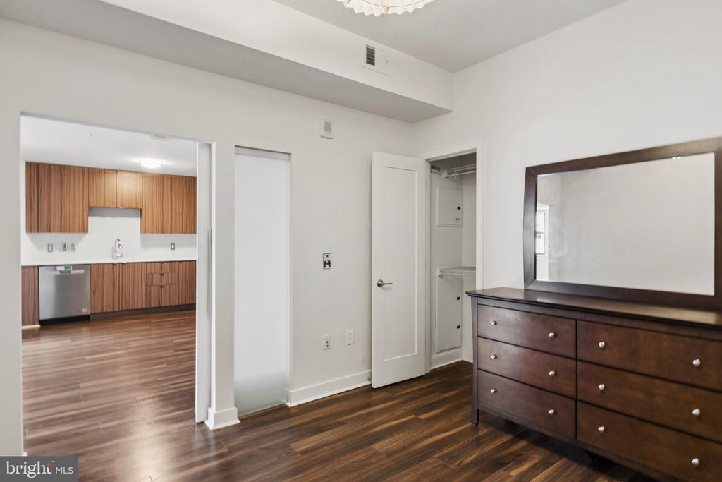460 NEW YORK AVENUE NW Unit: 407