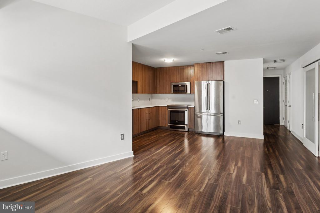 460 NEW YORK AVENUE NW Unit: 407