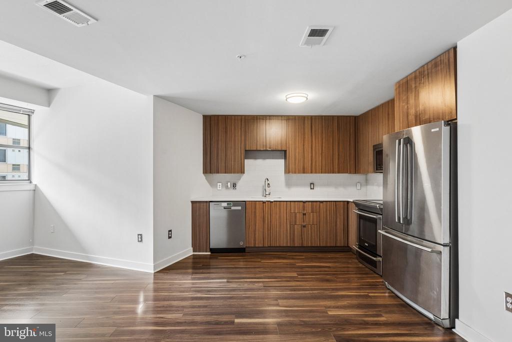 460 NEW YORK AVENUE NW Unit: 407