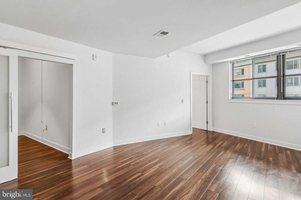 460 NEW YORK AVENUE NW Unit: 407